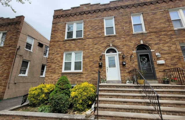 130 CENTRE AVE - 130 Centre Avenue, Secaucus, NJ 07094