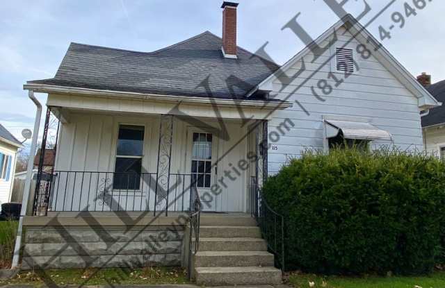 Two Bedroom Home in West Terre Haute Gallery 1