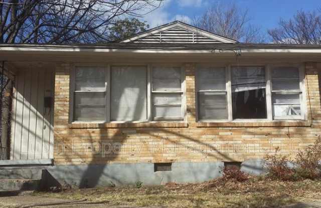 2466 Yale Ave - 2466 Yale Avenue, Memphis, TN 38112