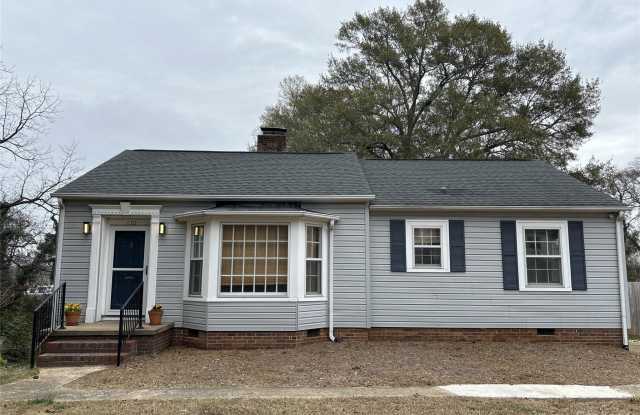 105 Crest Street - 105 Crest Street, Mount Holly, NC 28120