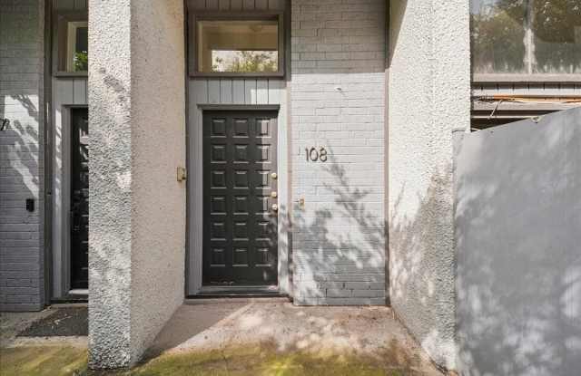 3618 Gillespie Street Gallery 3