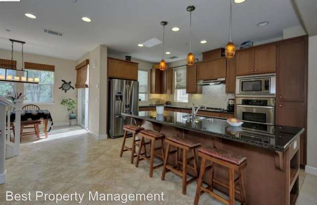 2943 Calico Common Gallery 3