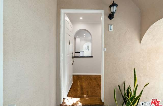 910 N Alfred St unit: 1 photos photos 910 N Alfred St unit: 1 photos photos