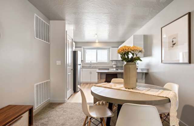 1st Floor 2 Bed 1 Bath in Hurricane!! photos photos