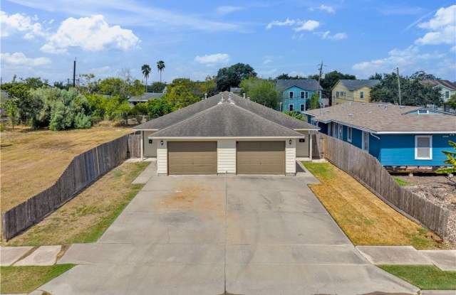326 Oleander Avenue Gallery 1