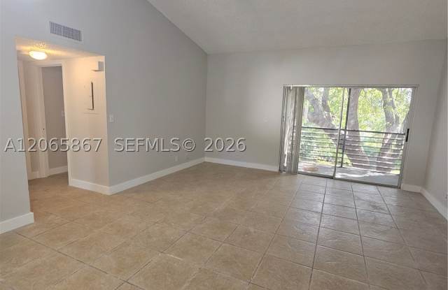 713 Gardens Dr Gallery 3