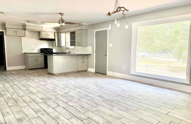 735 Westbrook Drive Gallery 2