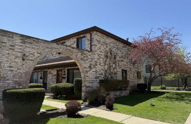 2121 W Balmoral Avenue - 2121 West Balmoral Avenue, Chicago, IL 60625 2121 W Balmoral Avenue - 2121 West Balmoral Avenue, Chicago, IL 60625