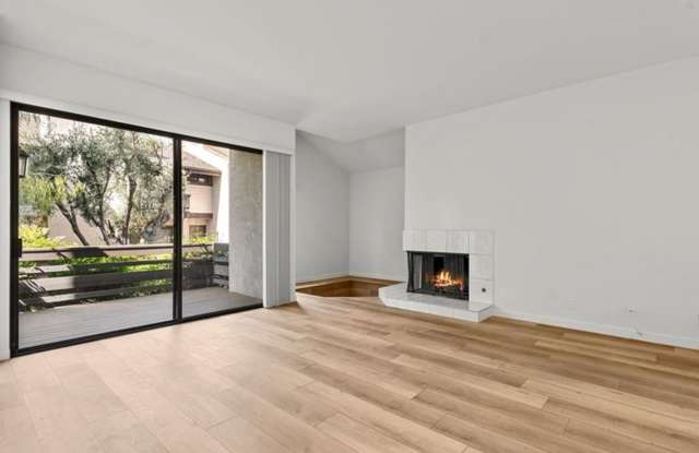 Spacious 3Beds+2.5Baths Townhouse With A Bonus Room photos photos