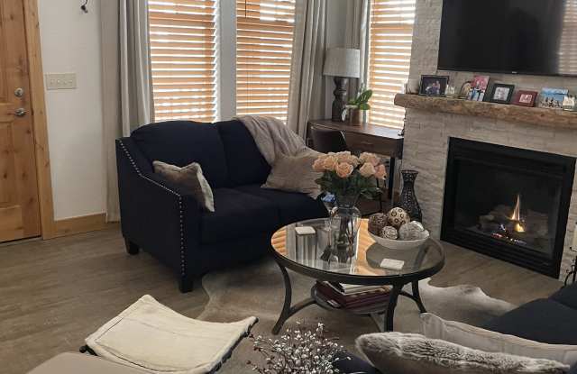 1618 Redstone Ave photos photos