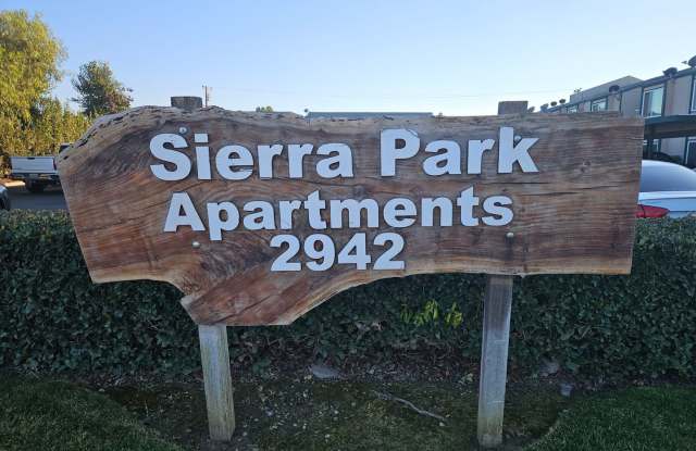 2-bedroom apartment located in convenient Riverbank! - 2942 Sierra Street, Riverbank, CA 95367