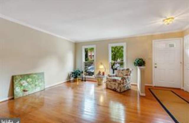 6056 ROCKTON COURT Gallery 3
