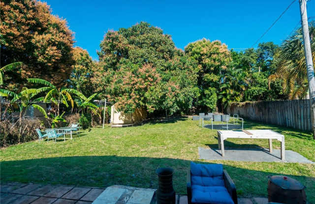 2455 Monroe St photos photos