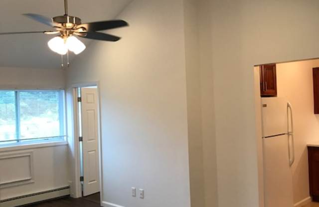 1741 NORTH GARDINER DRIVE -14B Gallery 2