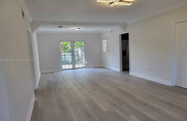 2330 Southwest 31st Avenue photos photos