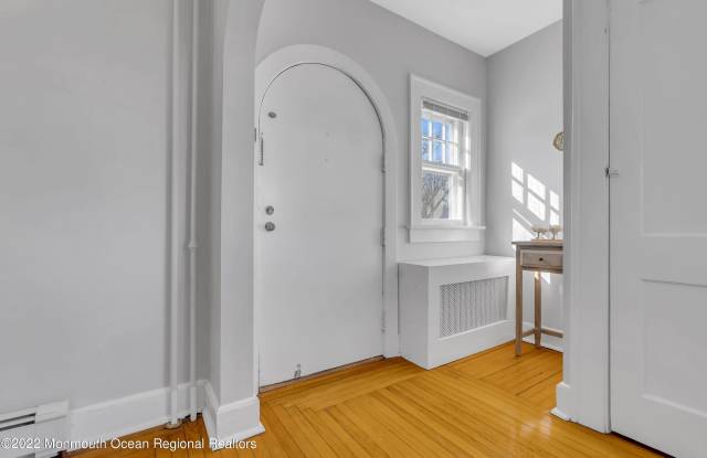 102 Dixon Avenue Gallery 4