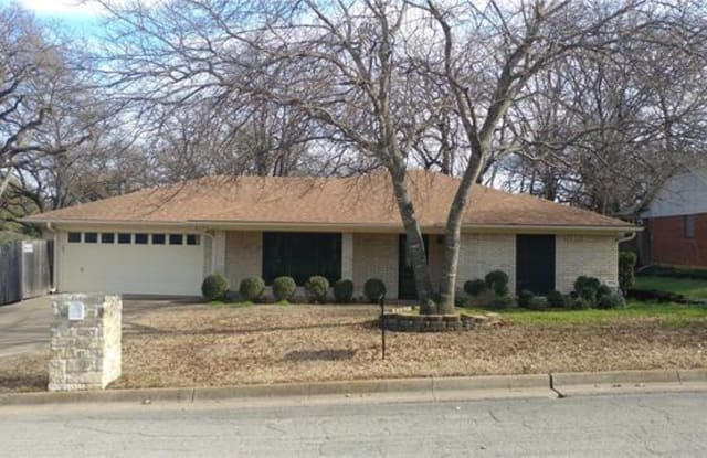 120 Redhaw Court - 120 Redhaw Court, Burleson, TX 76028