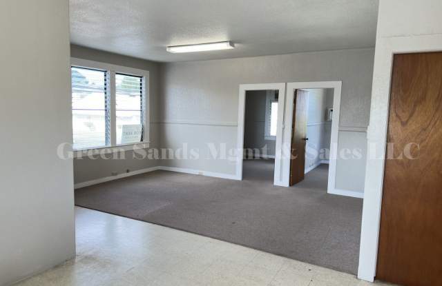 UPSTAIRS 2-BEDROOM RENTAL WITH AC – DOWNTOWN HILO! Gallery 3