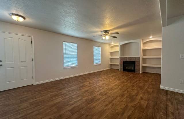 3bed 2.5bath w/bonus in great Meridian location Gallery 3
