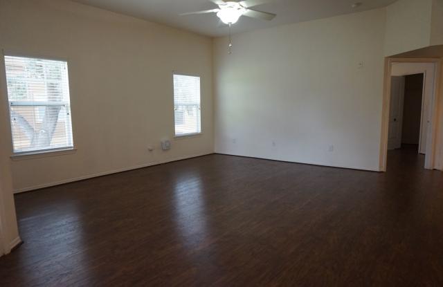 Residences at Sabal Point Spacious 2/2 Gallery 4