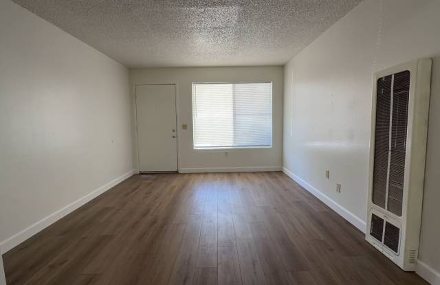 6910 N Santa Fe #6, Winton Gallery 3