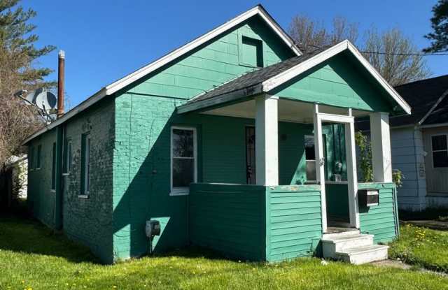 2 Bed 1 Bath Saginaw Home w/ Garage photos photos