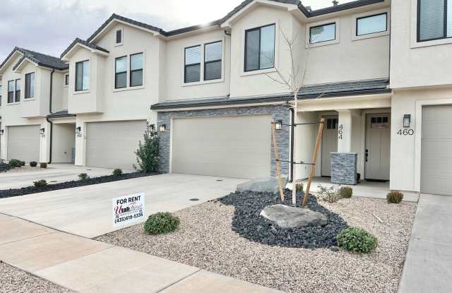 4 bedroom, 2.5 bathrooms Home! - 464 East Heritage Place, Washington, UT 84780