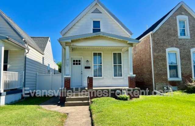2215 West Delaware Street photos photos