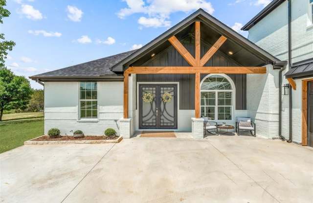 2902 Davis Road Gallery 2