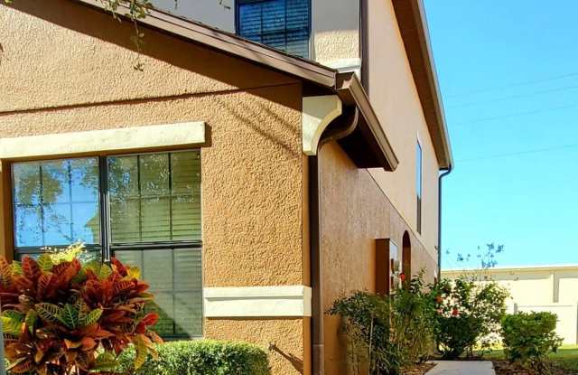 2210 Windsor Lake Circle Gallery 4