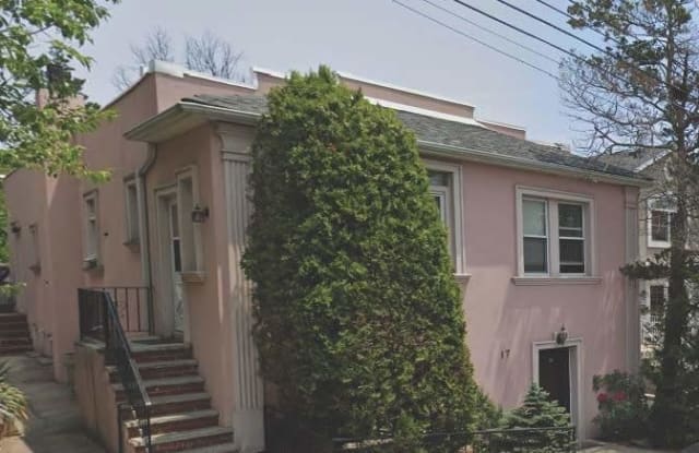 17 Hickory Avenue - 17 Hickory Avenue, Staten Island, NY 10305