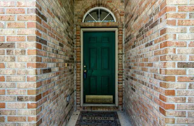 8746 EDGEBROOK CT Gallery 3