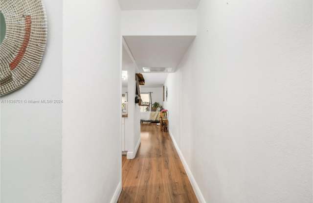 1141 SW 105th Ave Gallery 4