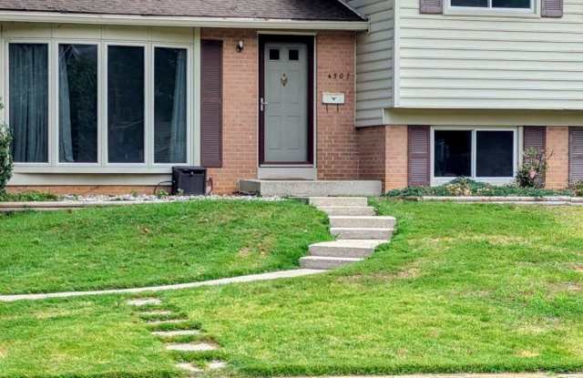 4507 WEYBURN Drive Gallery 2