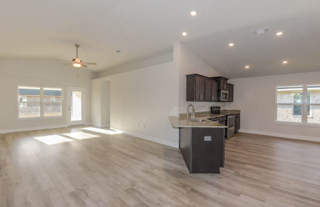 4 Bedroom/2 Bath Gallery 4