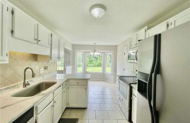 6732 Vaughn Road Gallery 4