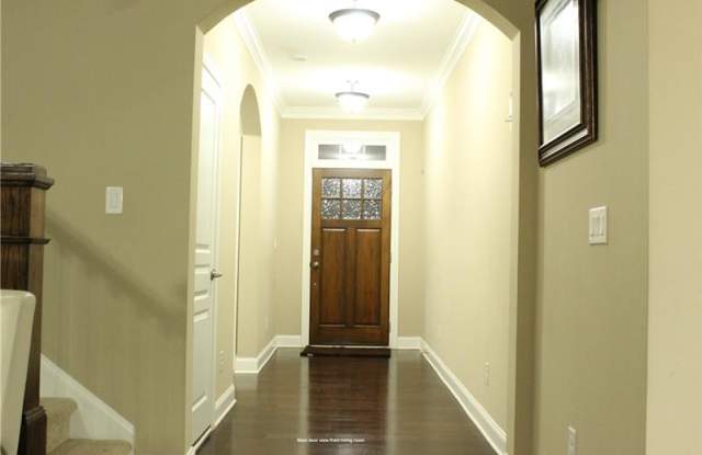 2760 Southwick Dr Gallery 2