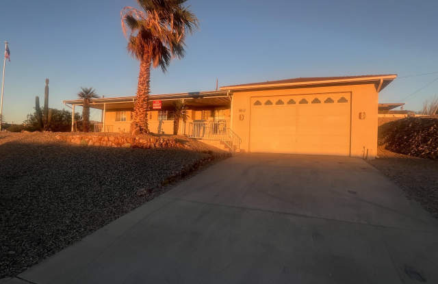 840 Thunderbolt Ave - 840 Thunderbolt Avenue, Lake Havasu City, AZ 86406