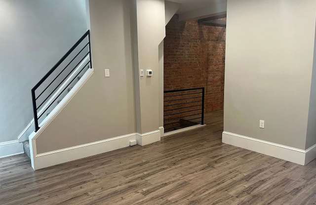 18 W Liberty Gallery 4