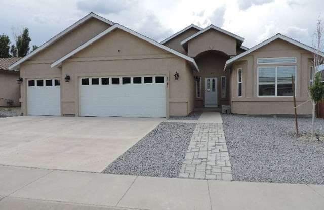 Golf Course home for rent, 1997 sqft, 3 bedroom, 2 bath photos photos