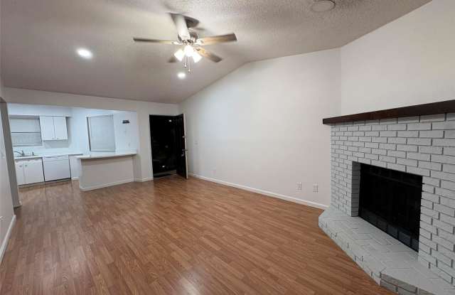 1724 FOXHALL Circle Gallery 3