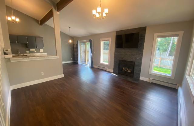 Beautiful Eagle River home in the Eagle-wood Community! photos photos