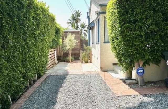 9012 Phyllis Avenue - 9012 Phyllis Avenue, West Hollywood, CA 90069