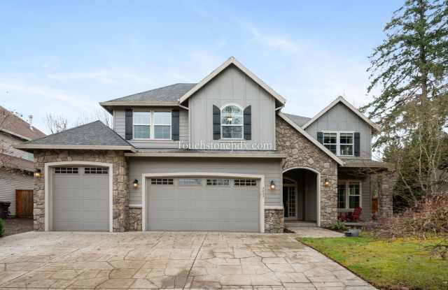 4BD | 2.5 BA w/ Theater Room  Office in West Linn! - 2007 Fields Drive, West Linn, OR 97068
