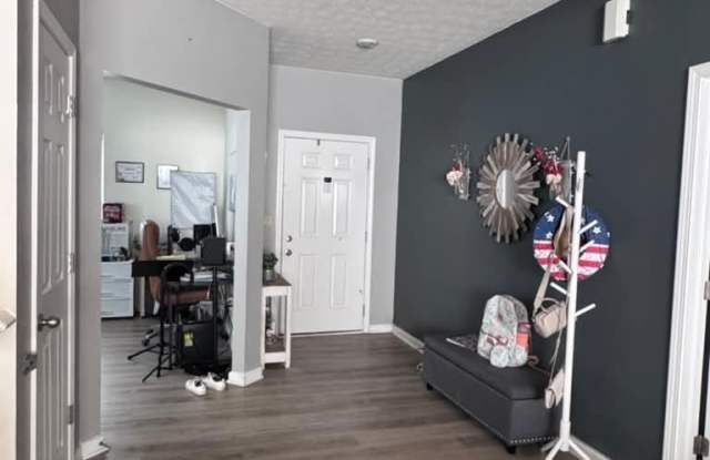 17706 Arryne E Gallery 4