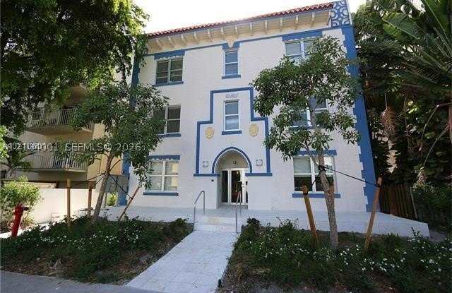 1611 Meridian Ave Gallery 1