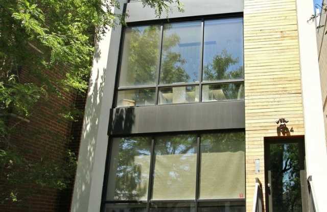 1904 W ARMITAGE Avenue Gallery 1