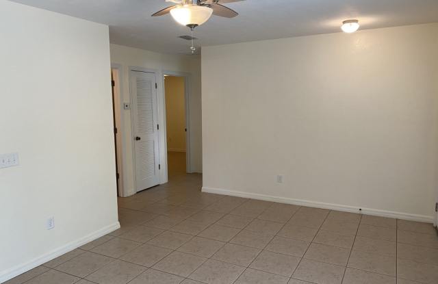 1023 NE 2ND AVE photos photos