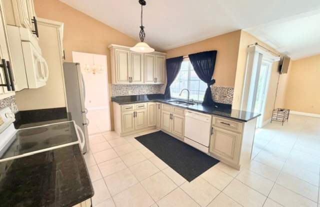 Deltona - 3 Bedroom, 2 Bathroom – $1,895.00 Gallery 4