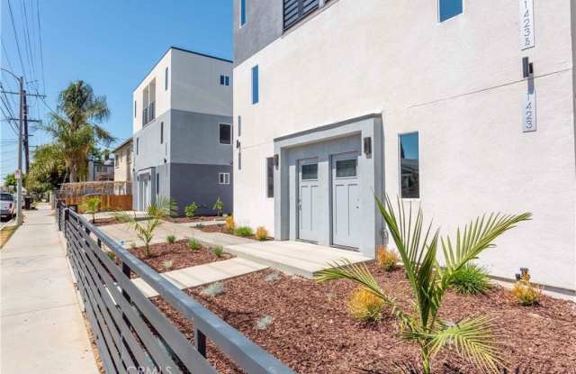 1429 S New Hampshire Avenue photos photos